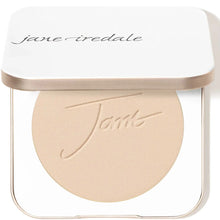 Load image into Gallery viewer, PurePressed® Base Mineral Foundation SPF 20/15 &amp; Refillable Compact
