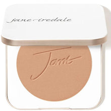 Load image into Gallery viewer, PurePressed® Base Mineral Foundation SPF 20/15 &amp; Refillable Compact

